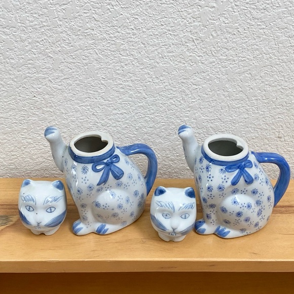 2 Vintage Blue & White Porcelain Cat Creamer - Picture 9 of 11